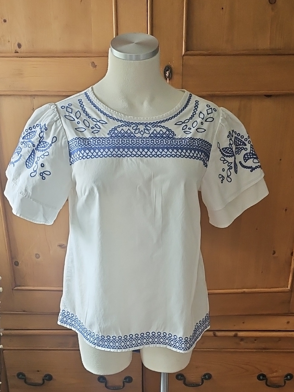 Banana Republic Short Sleeved Peasant Style Embroidered Blouse Size XS